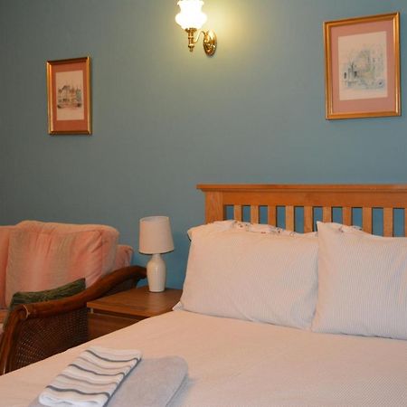 Double Bed With Patio Appartement Oxford Buitenkant foto